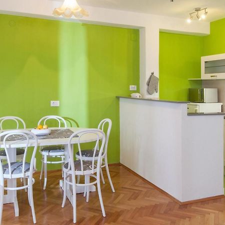 Vega Apartments Podgora Buitenkant foto