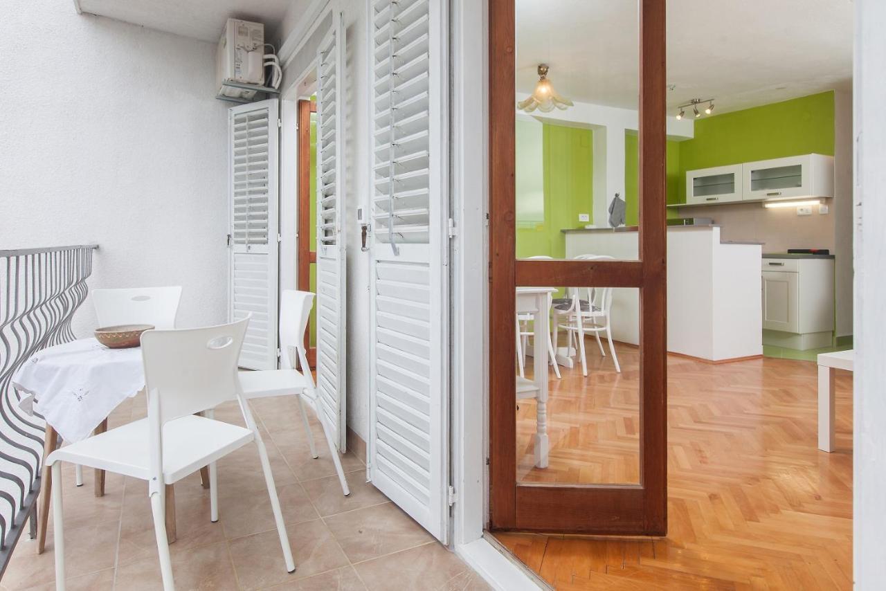 Vega Apartments Podgora Buitenkant foto